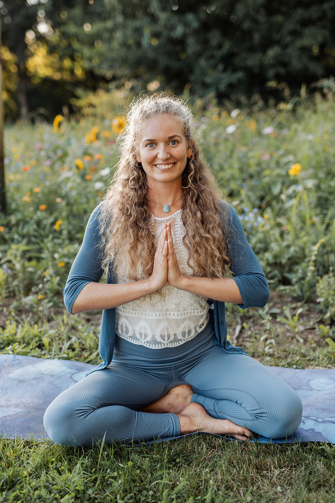 Lena Sommer Yoga vegan WIldkräuter Ernährungsberatung ganzheitlichYoga Festival Bad Birnbach