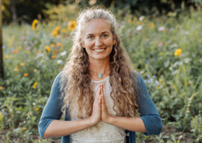 Lena Sommer Yoga vegan WIldkräuter Ernährungsberatung ganzheitlichYoga Festival Bad Birnbach