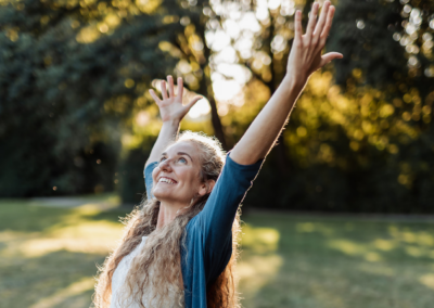 Lena Sommer Yoga vegan WIldkräuter Ernährungsberatung ganzheitlichYoga Festival Bad Birnbach