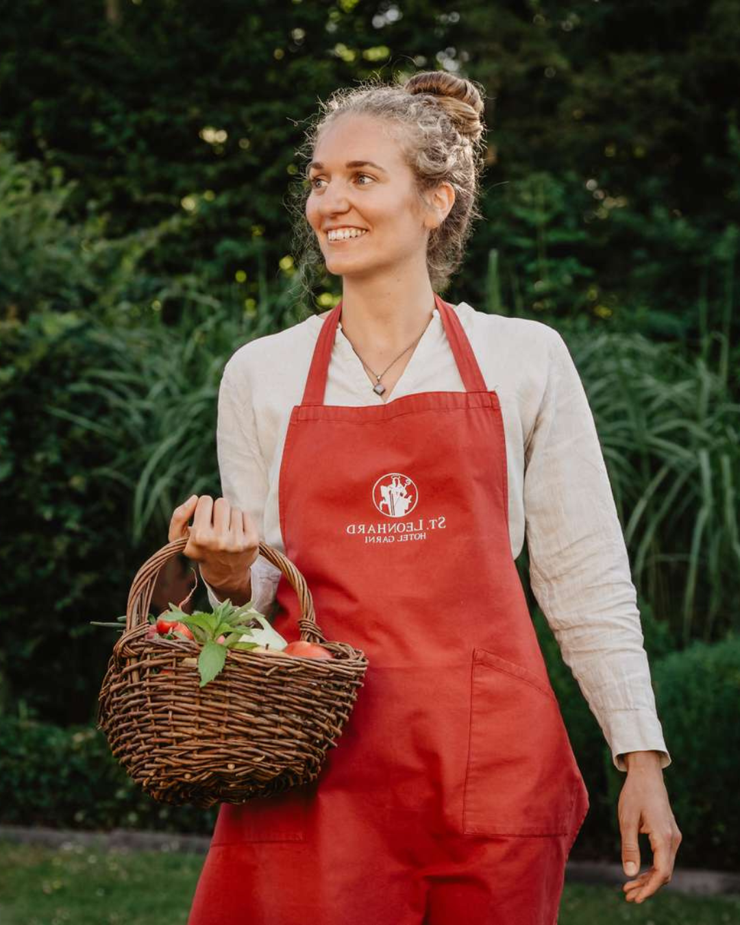 Lena Sommer, veganer kochkurs bayern, veganer kochkurs in bayern, veganer kochkurs niederbayern, vegan kochen lernen bayern, vegan kochen lernen niederbayern, pflanzliche ernährung bayern, pflanzliche ernährung niederbayern, kochkurs vegan bad birnbach, veganer kochkurs bad birnbach, wildkräuter kochkurs bayern, wildkräuter bestimmen bayern, essbare wildkräuter kochkurs, wildkräuter sammeln niederbayern, gesund kochen lernen bayern, pflanzenbasierte ernährung kochkurs, vollwertige ernährung kochkurs, vitalkost kochkurs bayern, detox kochkurs bayern, gesundes kochen lernen niederbayern, kochkurs mit wildkräutern bayern, veganes kochen mit wildkräutern, kochen mit wildkräutern bayern, vegane ernährungsberatung bayern, kochkurs pflanzenbasierte ernährung bayern, veganer kochkurs hotel bayern, hotel kochkurs vegan bayern, veganes kochen wochenende bayern, naturküche bayern, vegane kochkurse mit wildkräutern, vegan kochen workshop bayern, ganzheitlicher kochkurs bayern, gesund kochen workshop bayern